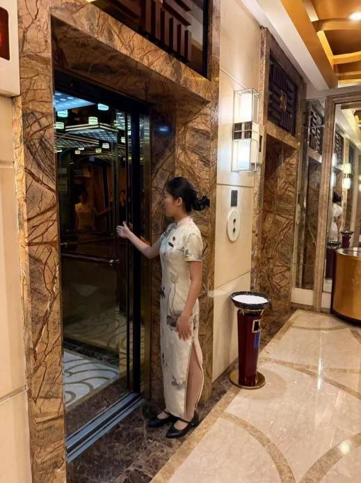 还在与不同客人的互动和多岗位轮训中实