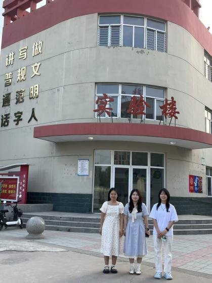 在校园里勾勒出一幅幅积极向上的成长图