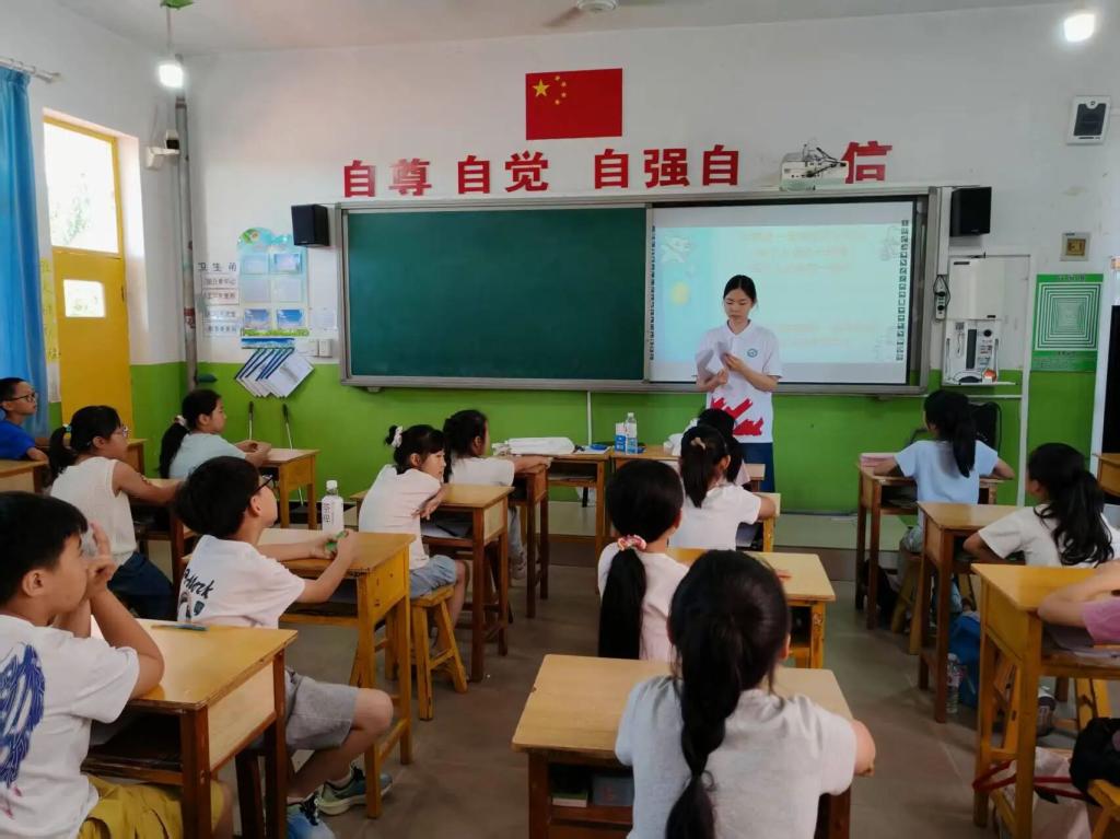 结合大小班孩子的认知特点